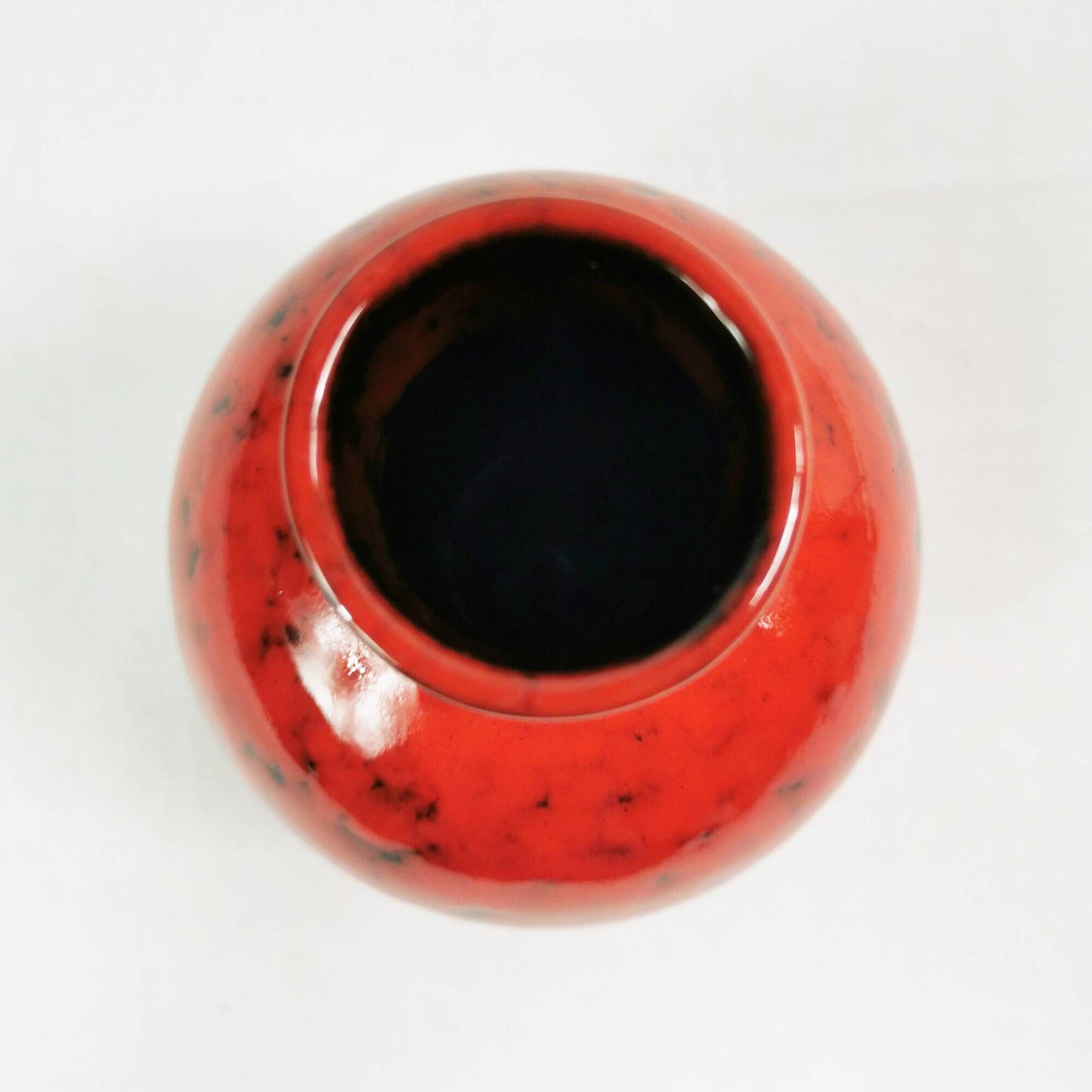 Modernist ceramic vase, Italy, 1960s.