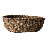 Woven basket basket.
