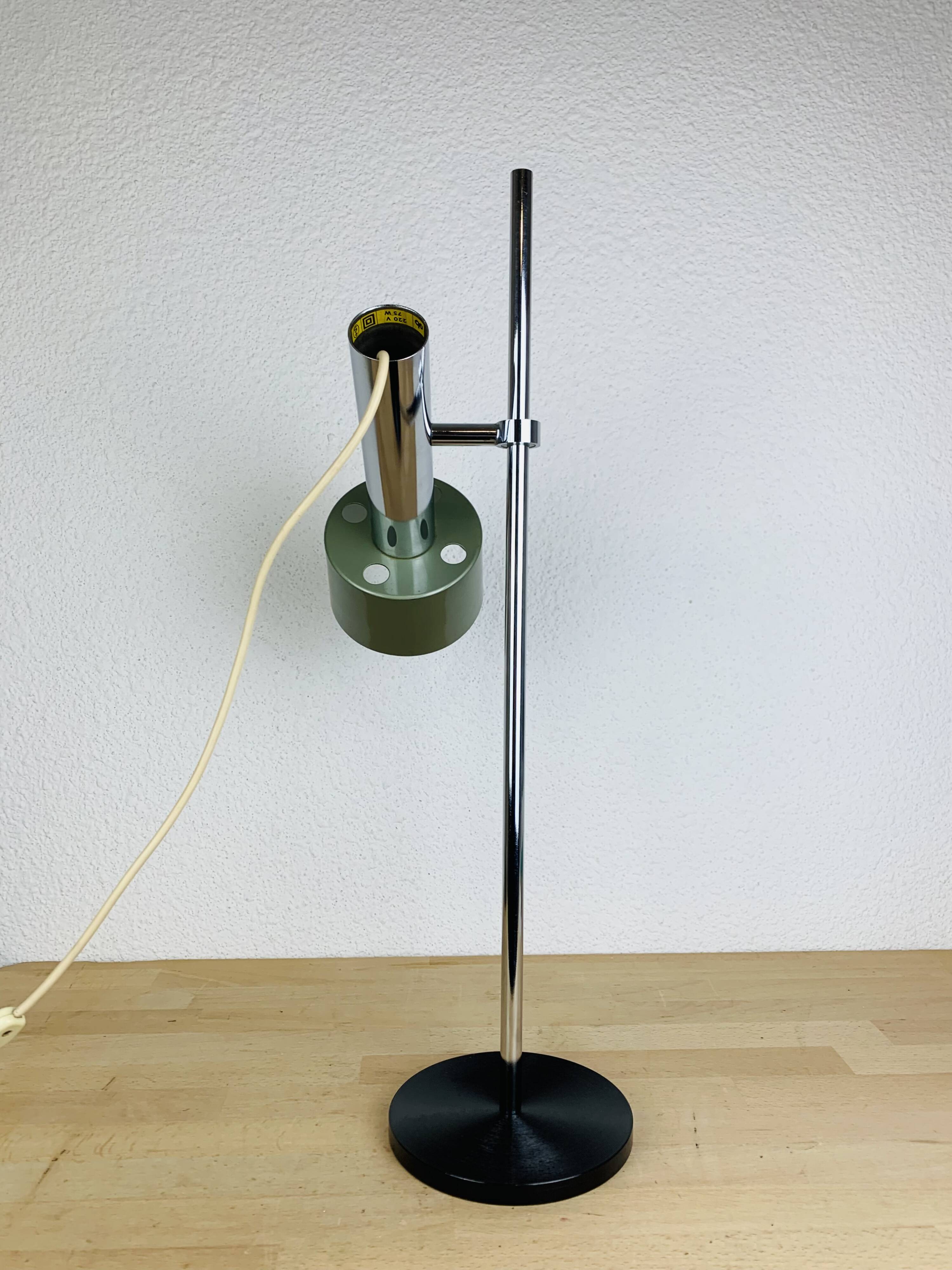Lampe de bureau spot années 60 design Suisse
