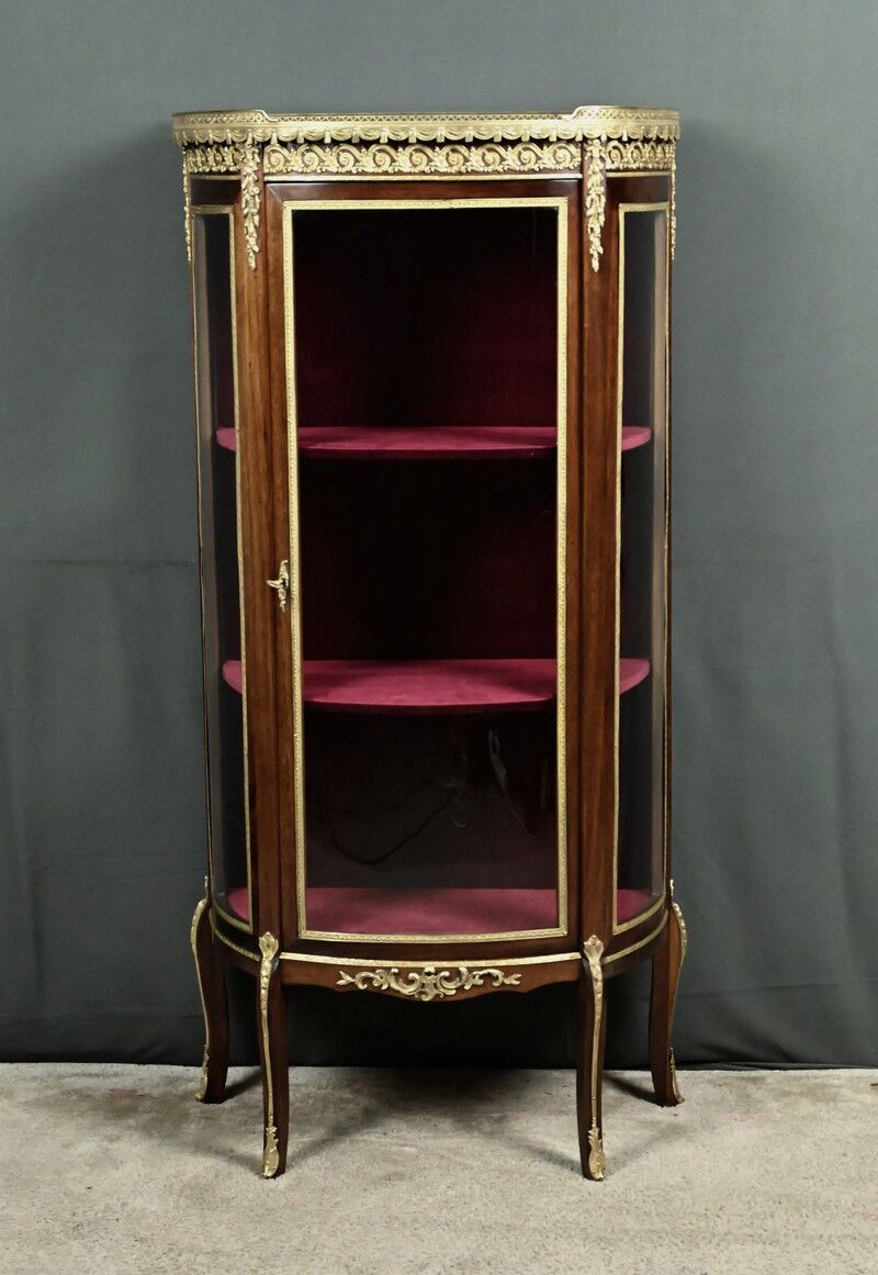Small mahogany display cabinet, Louis XV to Louis XVI transition style – early 20th century.