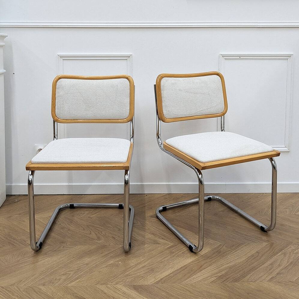 Chaise B32 en tissu rénové