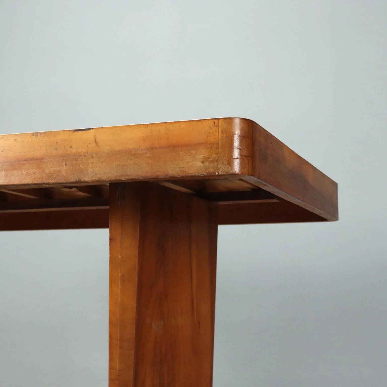 Vintage walnut veneer table, design, Italy, 1940s