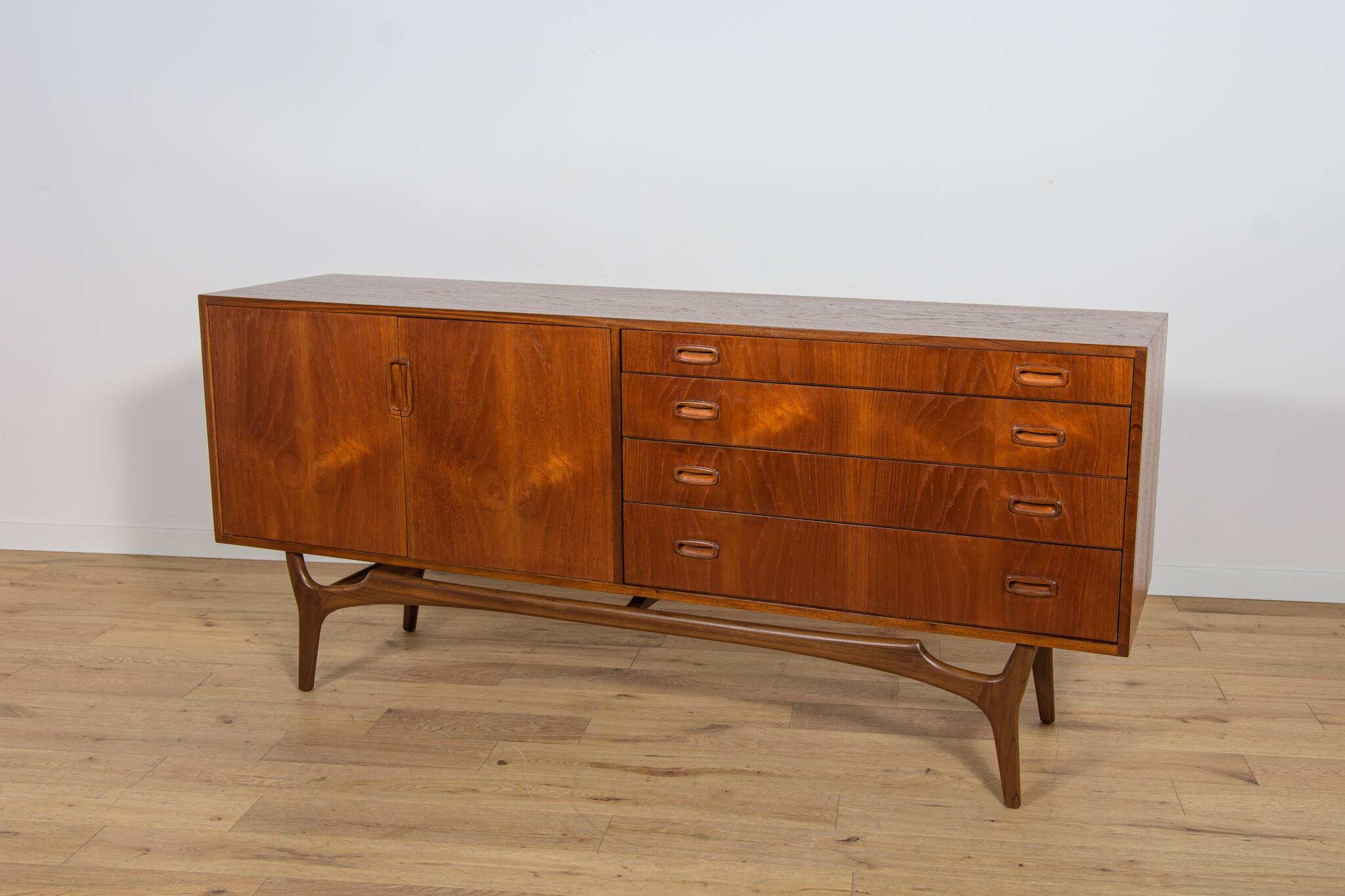 Mid-Century Teak Sideboard from Greaves & Thomas, United Kingdom, 1960s