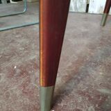 Compass foot table