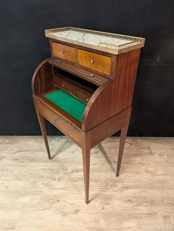 Bureau à cylindre de style Louis XVI en acajou