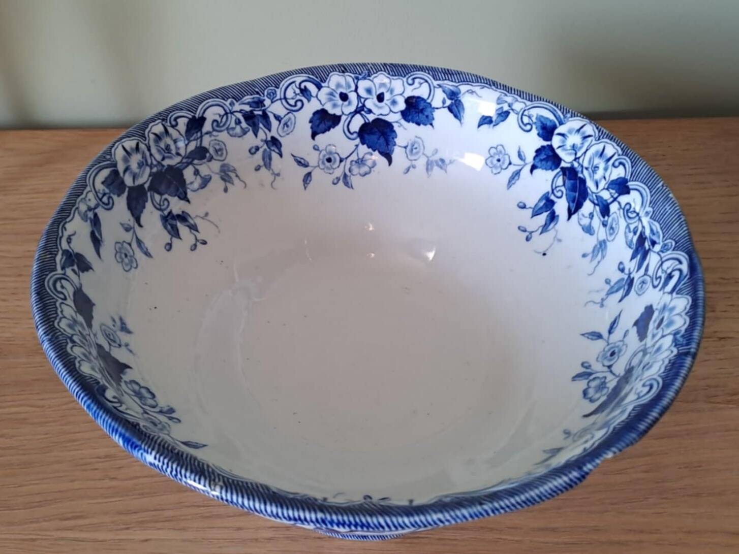 Fruit bowl in Creil Montereau ironstone