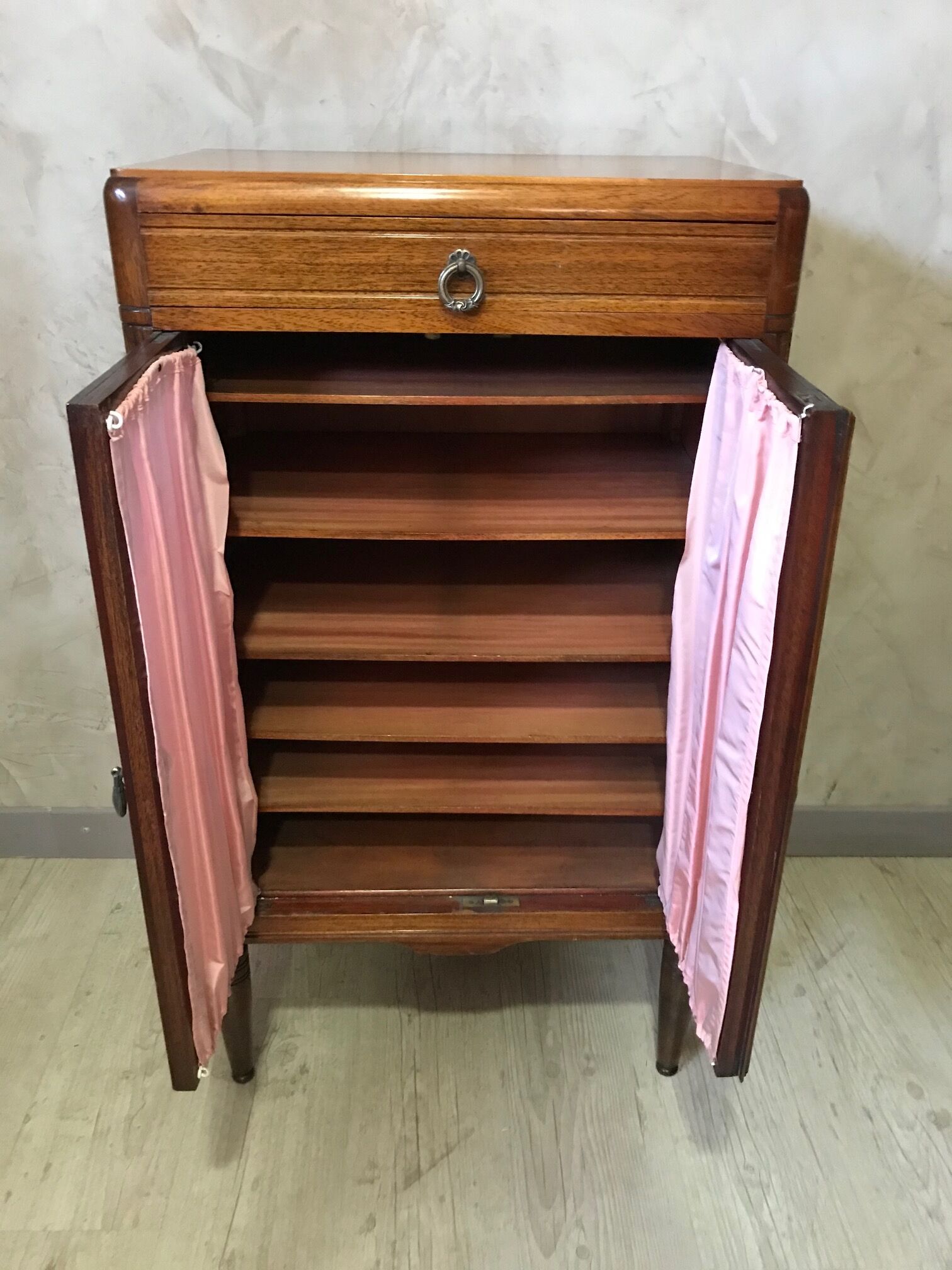 Furniture with partitions 1925