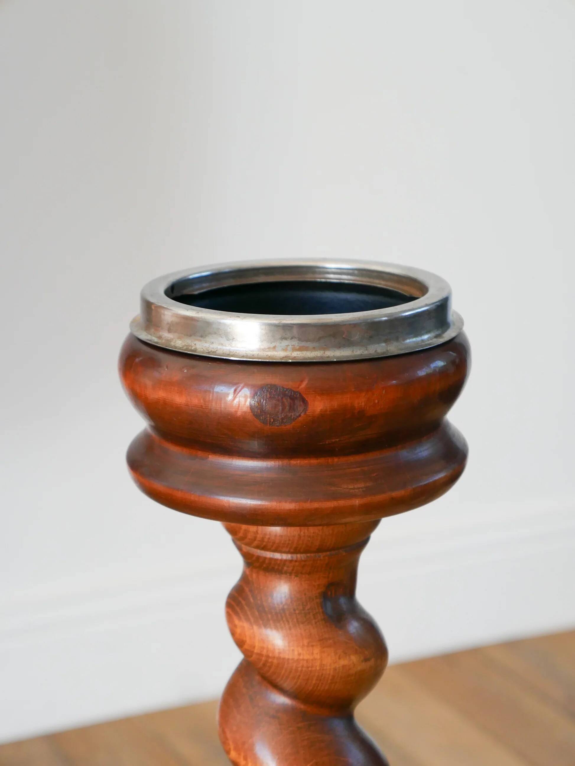 Ashtray on turned wooden legs, 1950