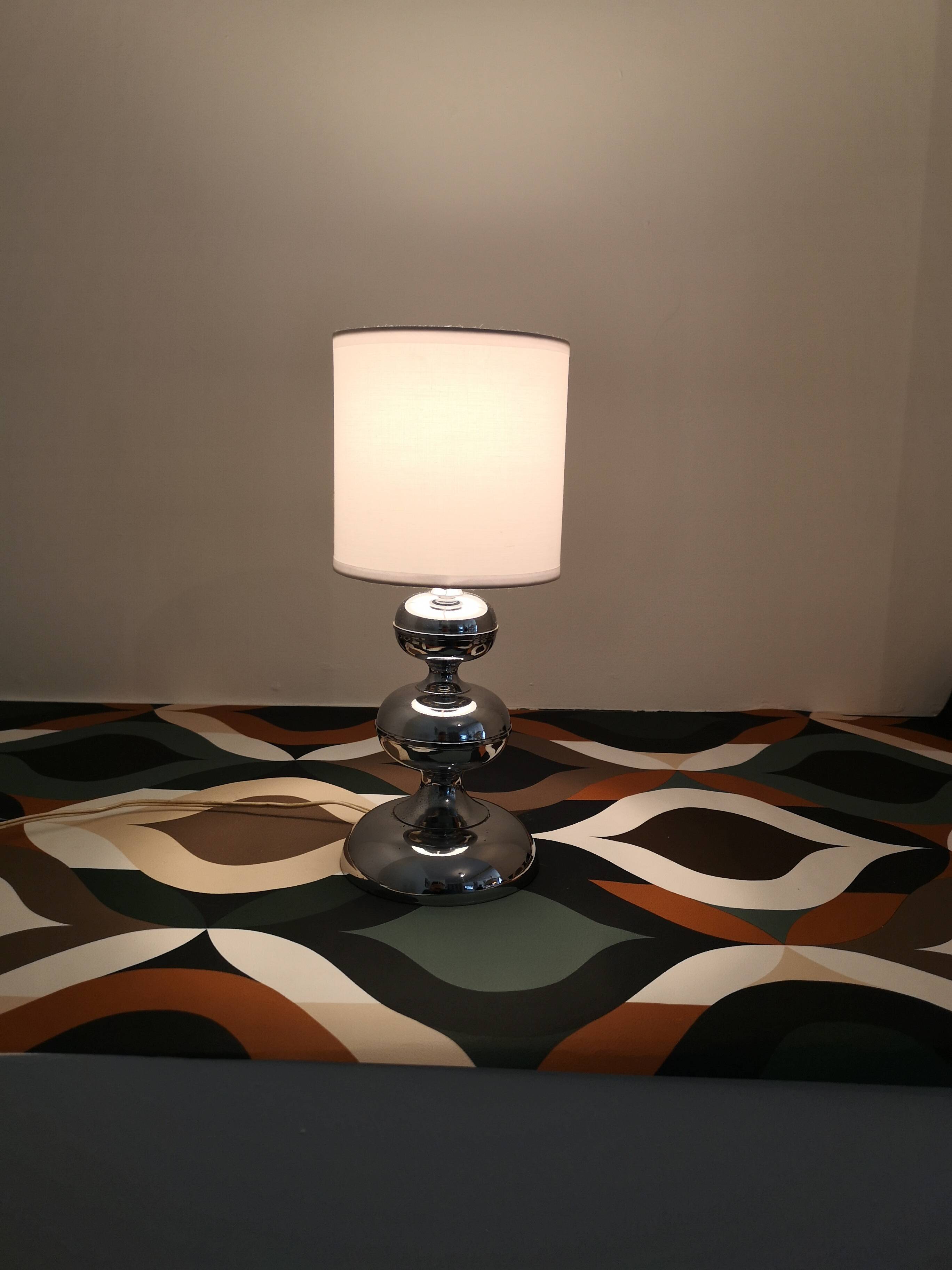 Space age '70 chrome lamp