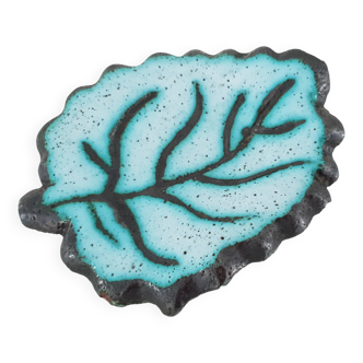 Enamelled ceramic leaf-shaped pocket emptier Signed ACCOLAY