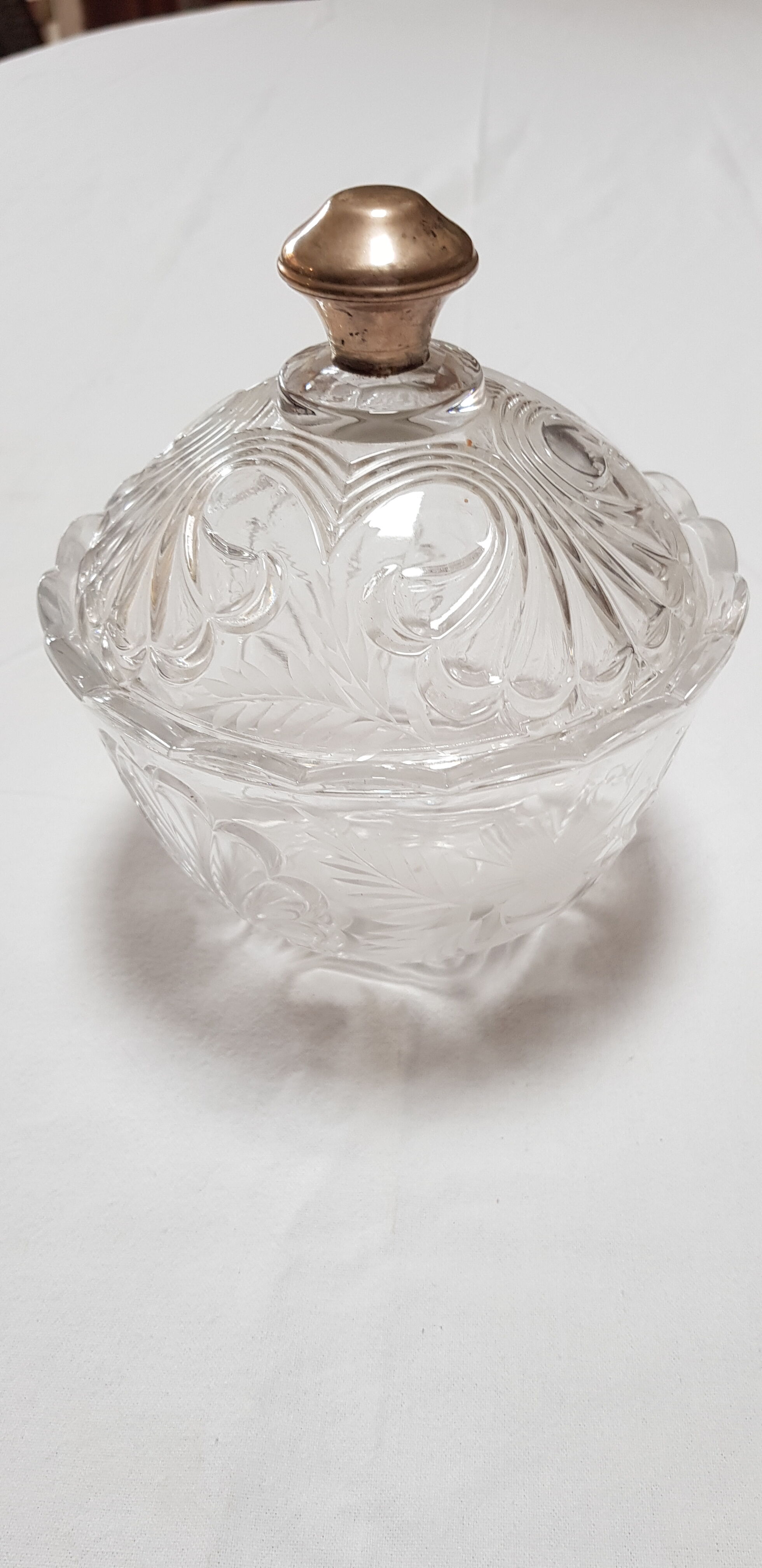 Crystal pot