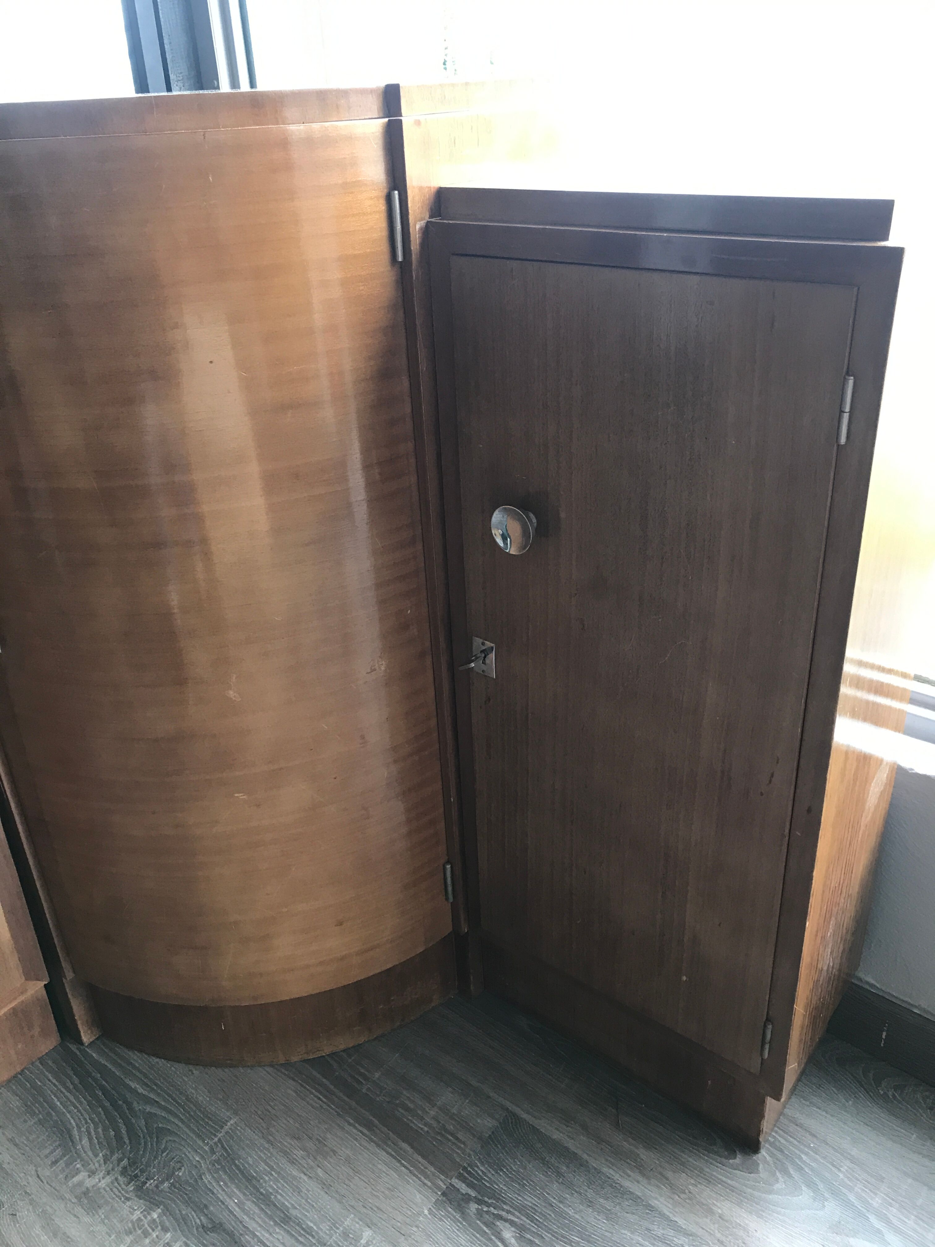 Art Deco 30s corner buffet bar