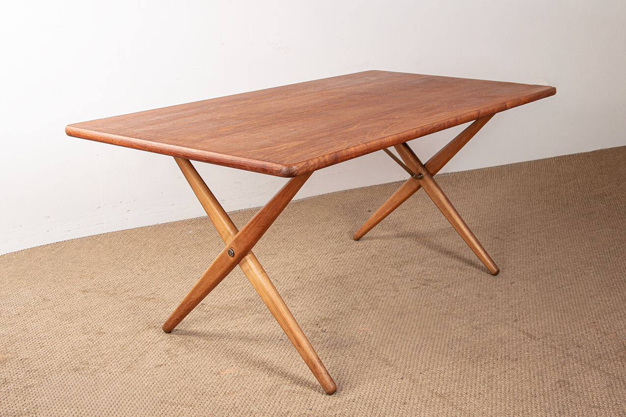 Danish dining table in teak, beech, and brass, model AT 303 Hans Wegner.