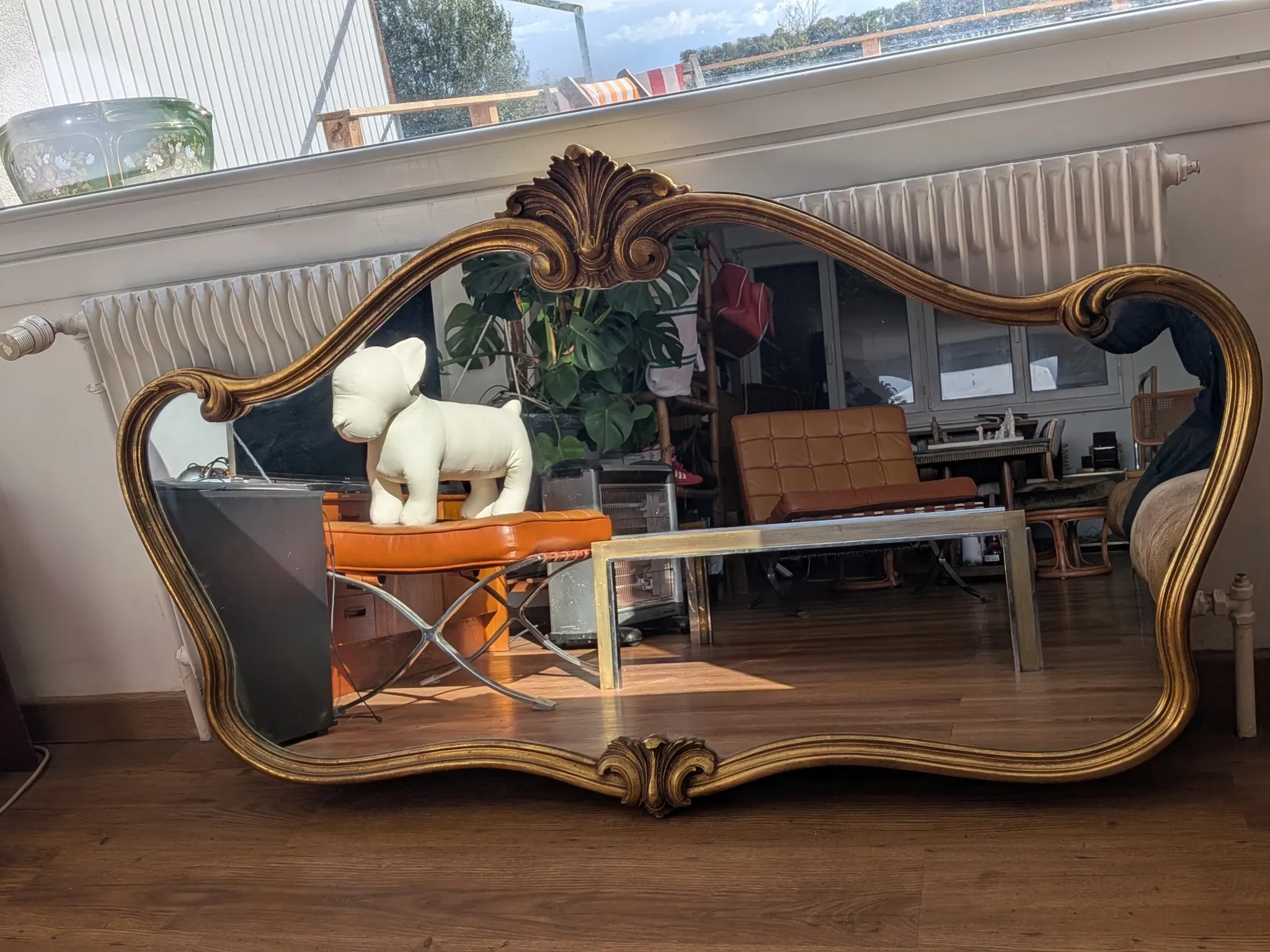 Large golden mirror in vintage Louis XV rocaille style, 144 cm