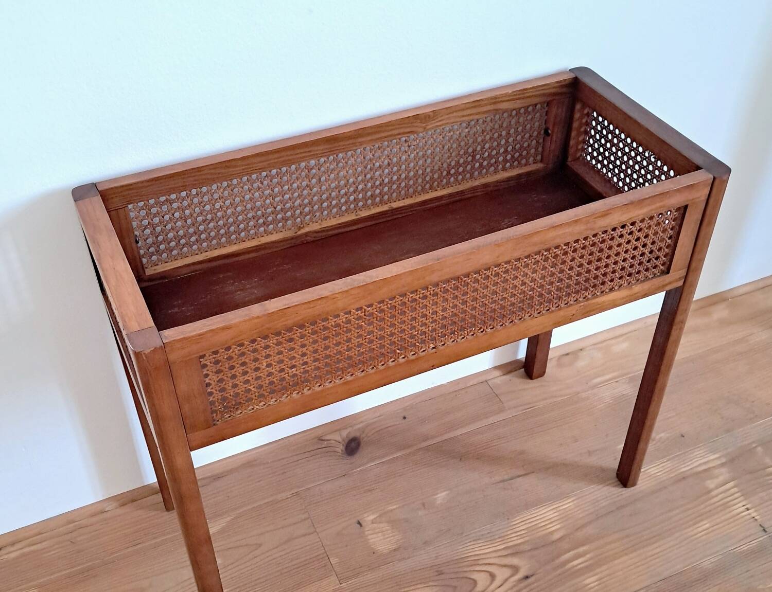 Wood and cane planter