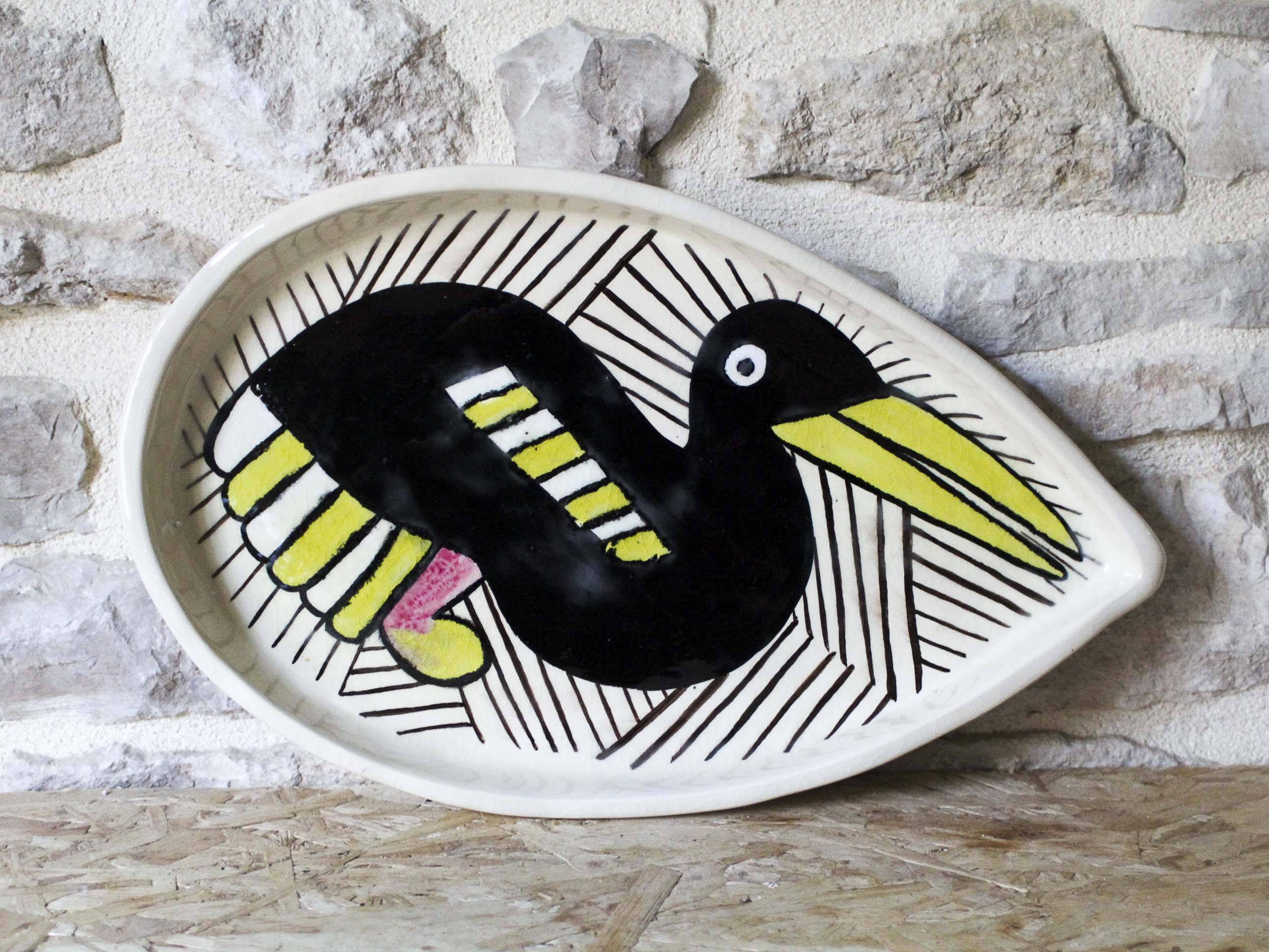 Ceramic dish with bird decoration Reine Steenbakkers