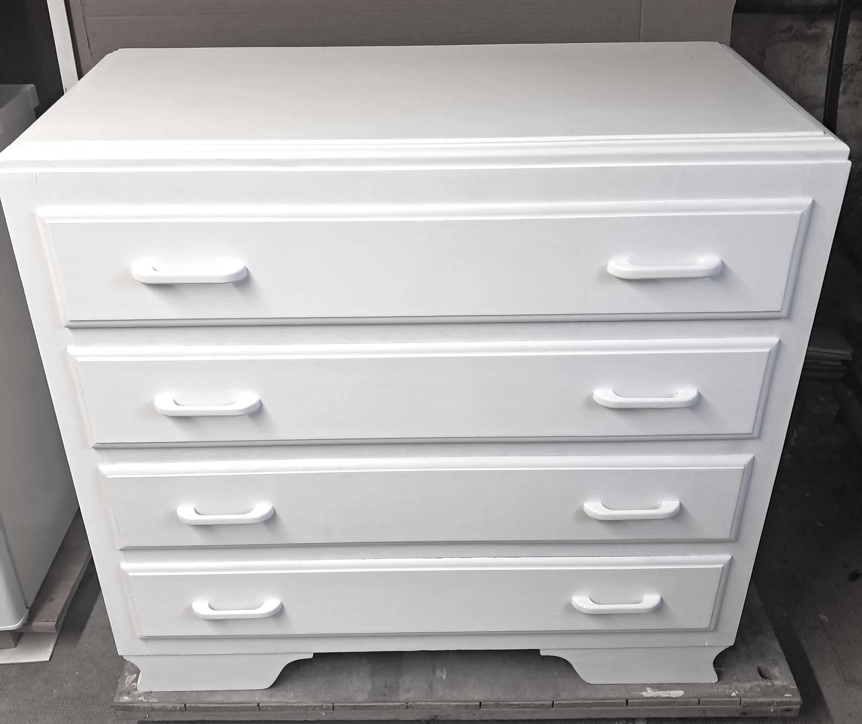 Chest of drawers