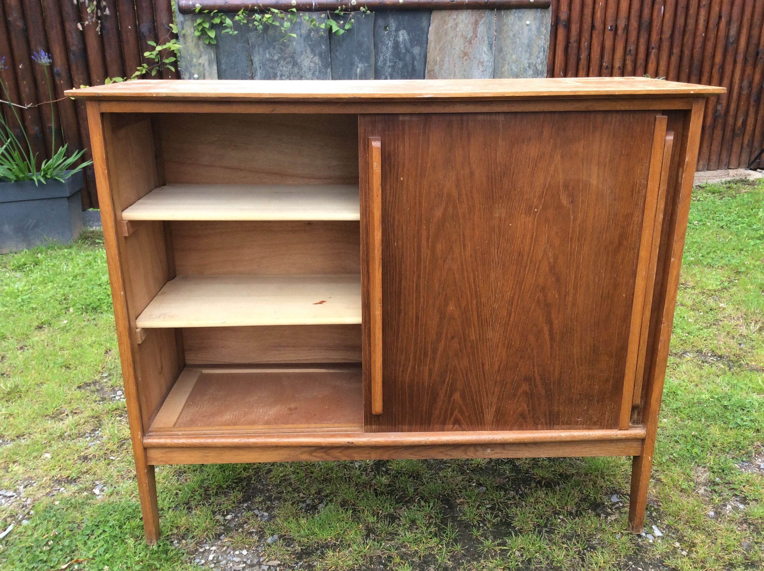 Buffet vintage à portes coulissantes en chêne