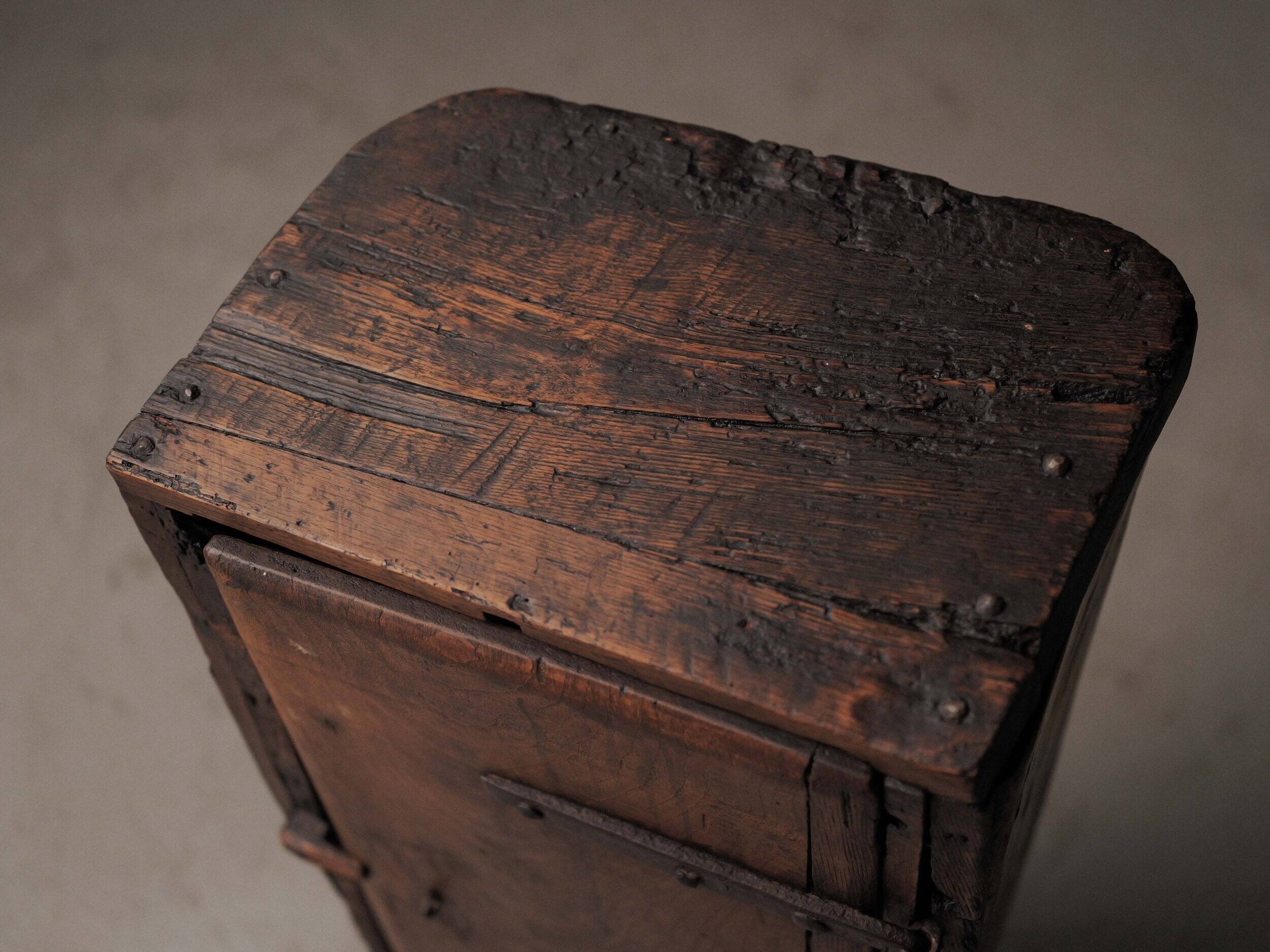 Sculpted furniture from a trunk, Folk art, 19th century