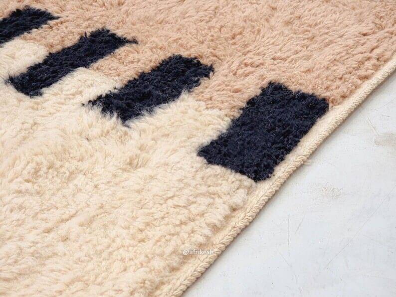 Traditional handmade pure wool rug, size 200 x 300 cm