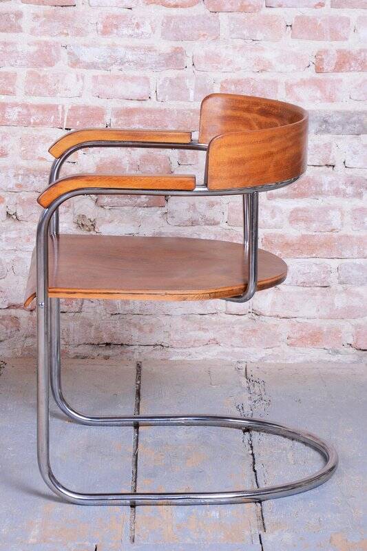 Bauhaus Armchair in Walnut and Beech by H. Gottwald, 1930s