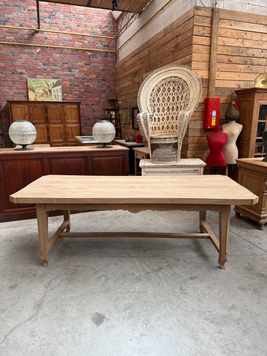 Grande table en orme milieu XXème
