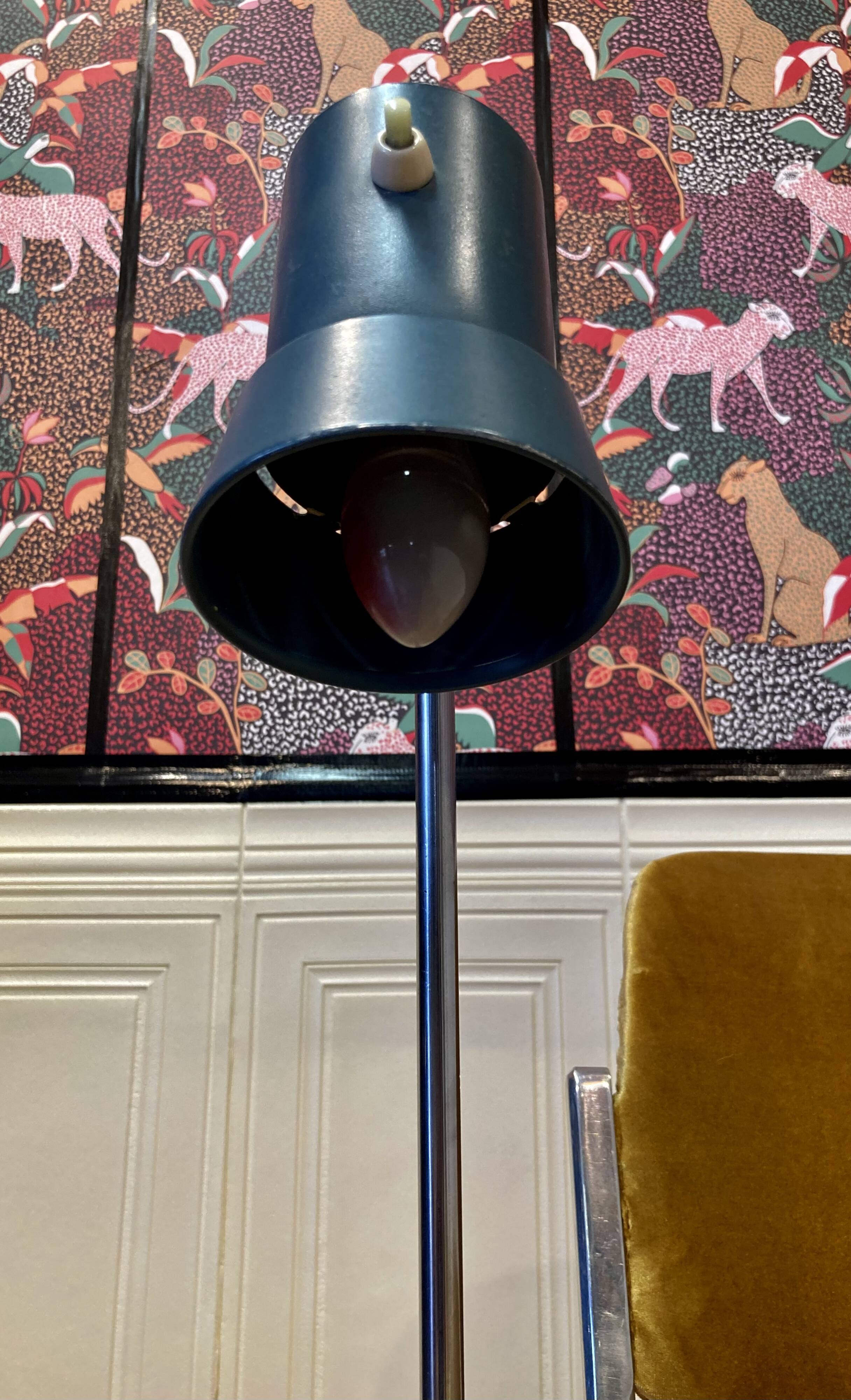 Large modular industrial lamp from the 1950s.