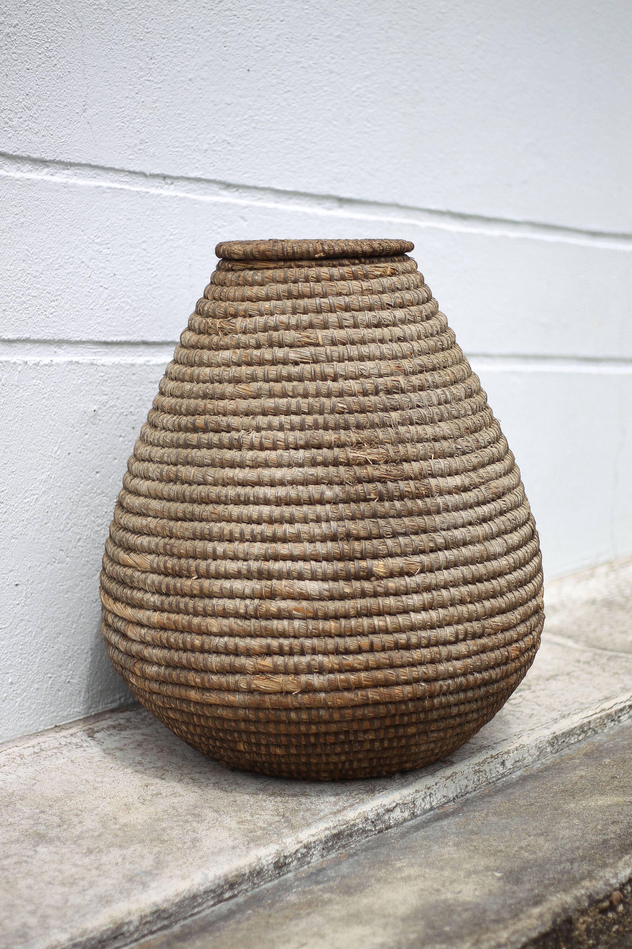 Large old basket with lid, burgundy straw and bramble, woven basket