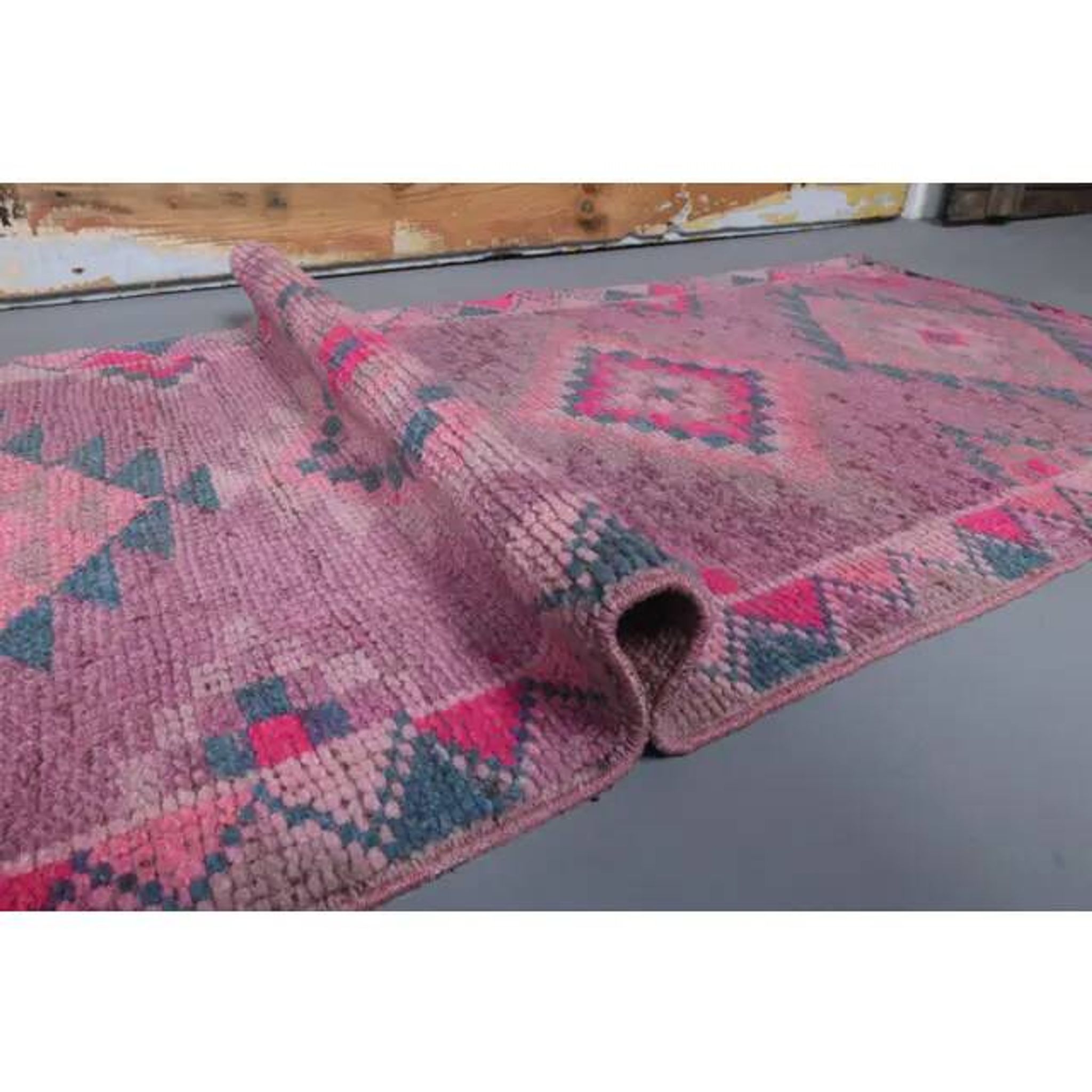 1970s Turkish handmade wool pink diamond runner 82x337