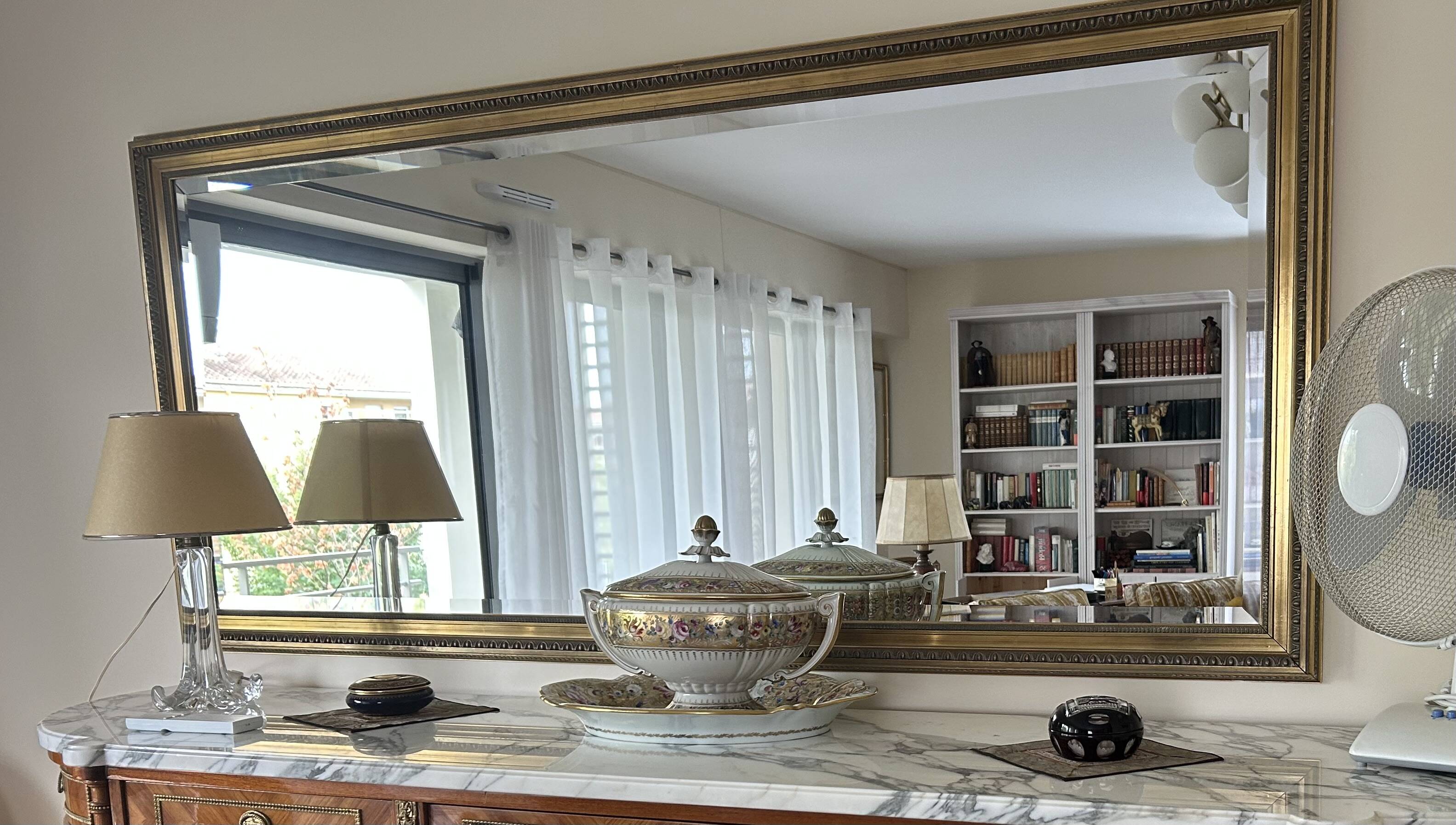 Grand bevelled mirror