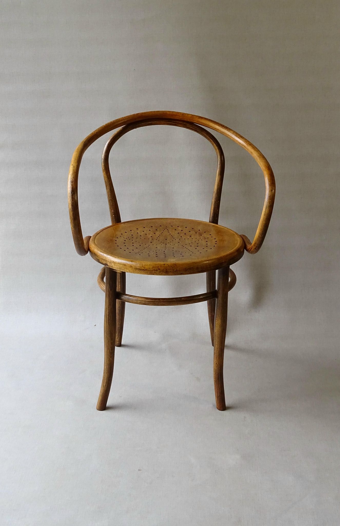 Armchair Le Corbusier by Fischel 1915 seat wood Etoile