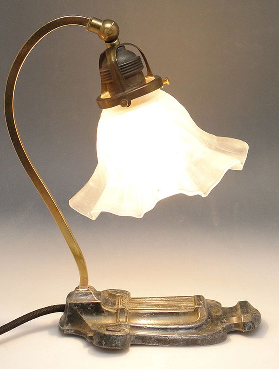 Lampe de chevet en verre et métal Art Nouveau du début du 20e siècle, Autriche, années 1890.