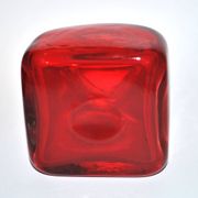 Vase carré en verre soufflé rouge