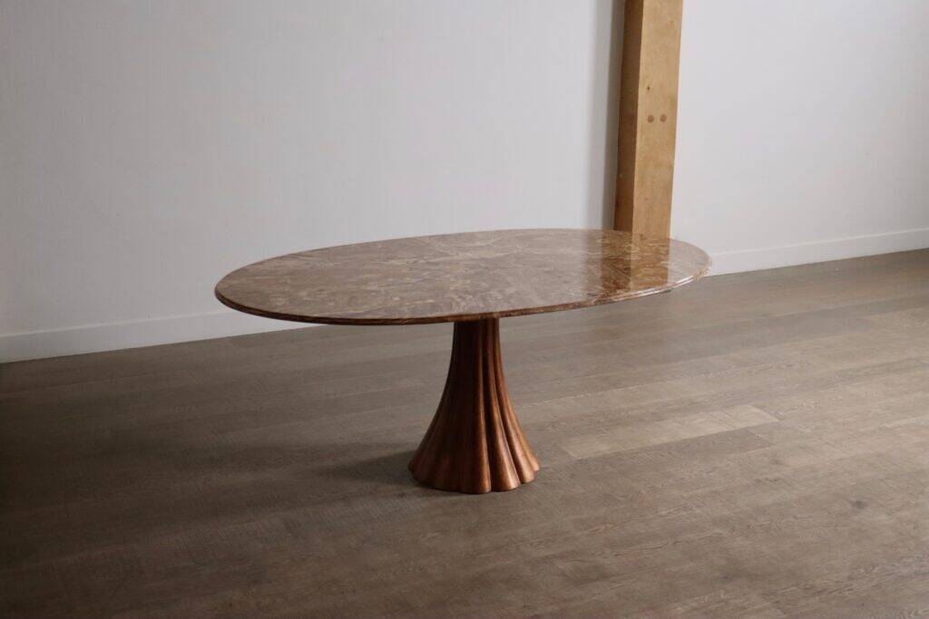 Oval onyx marble dining table by Angelo Mangiarotti, Italy, 1970s