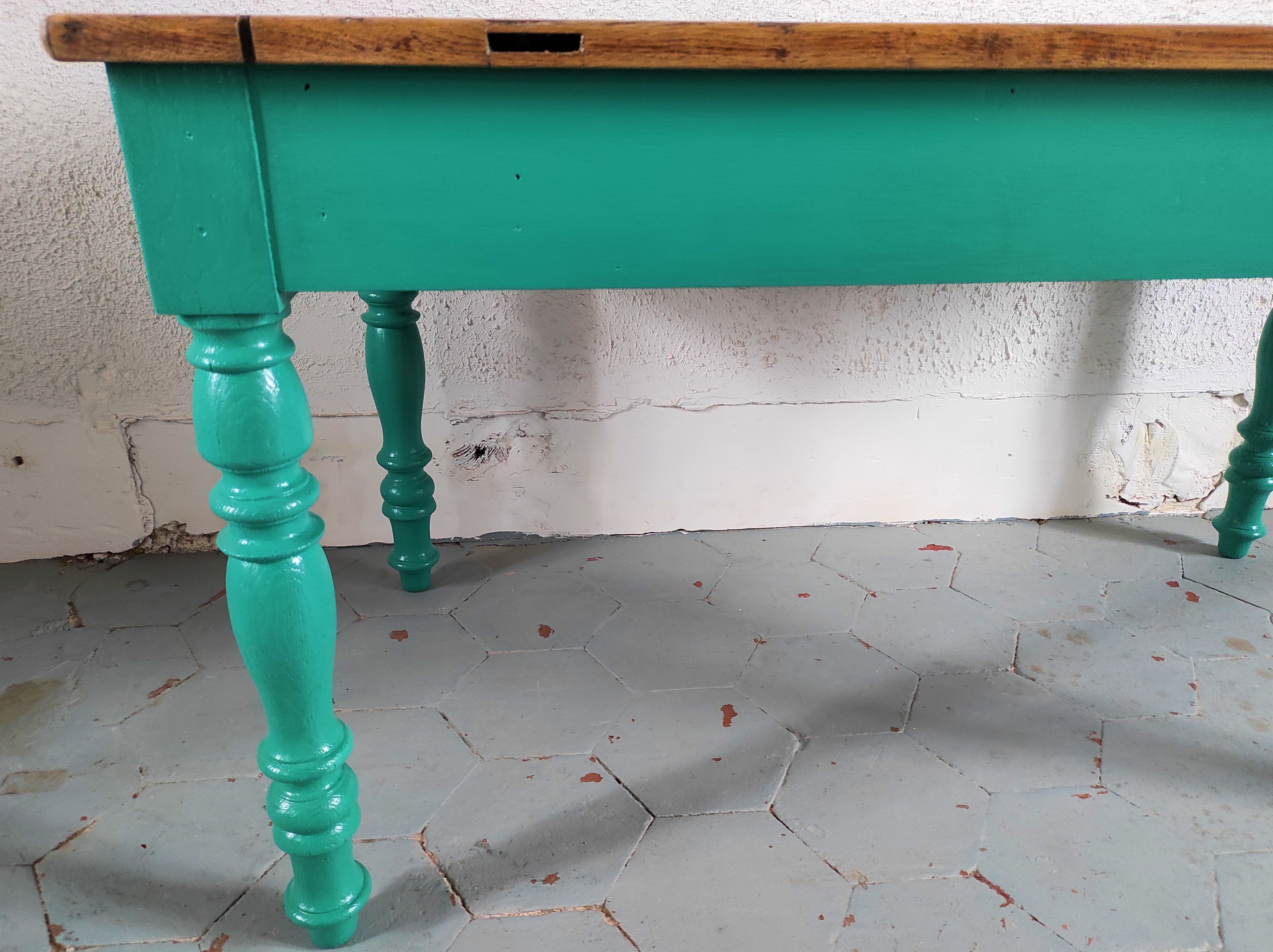 Farm table