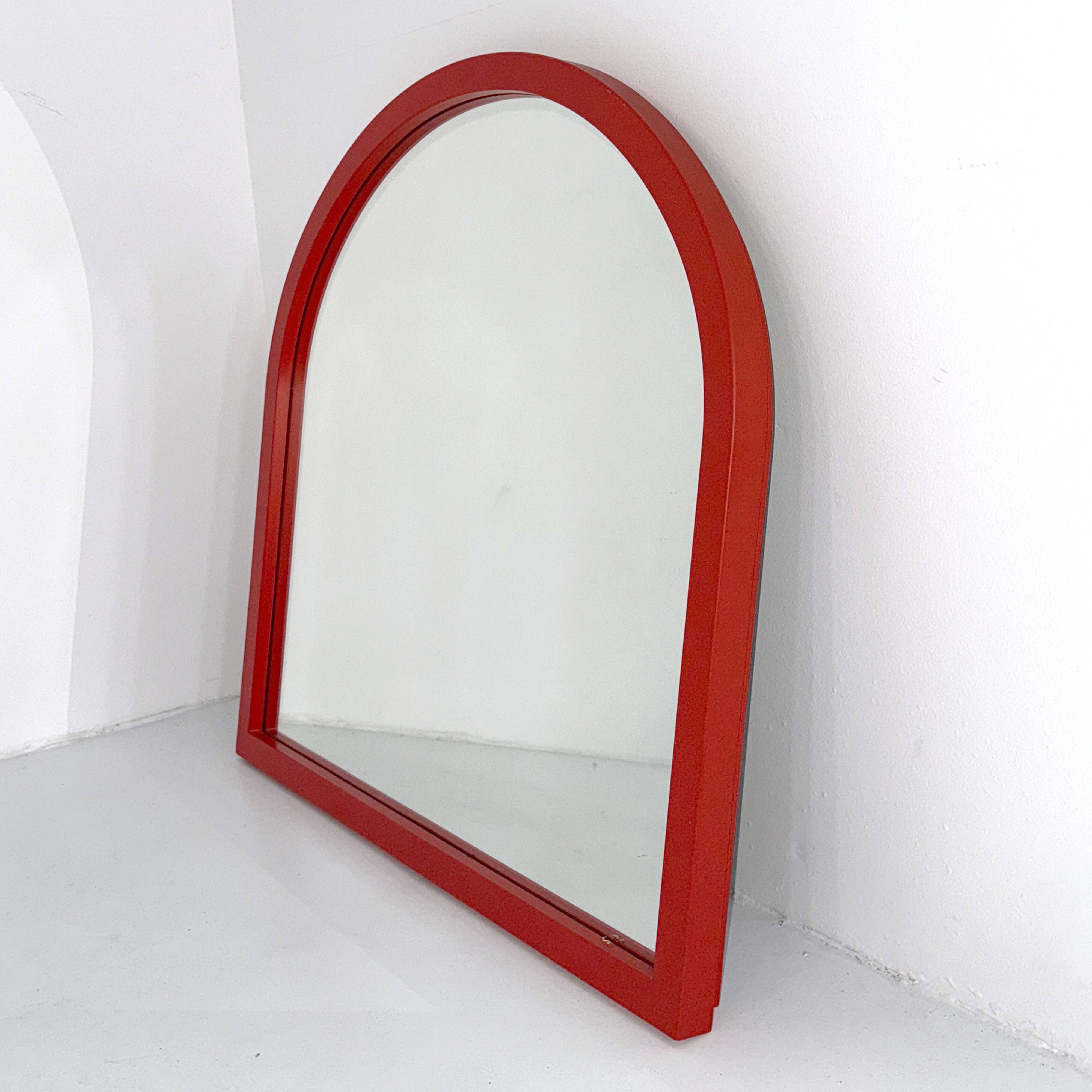 Model 4720 red mirror by Anna Castelli Ferrieri for Kartell 1980