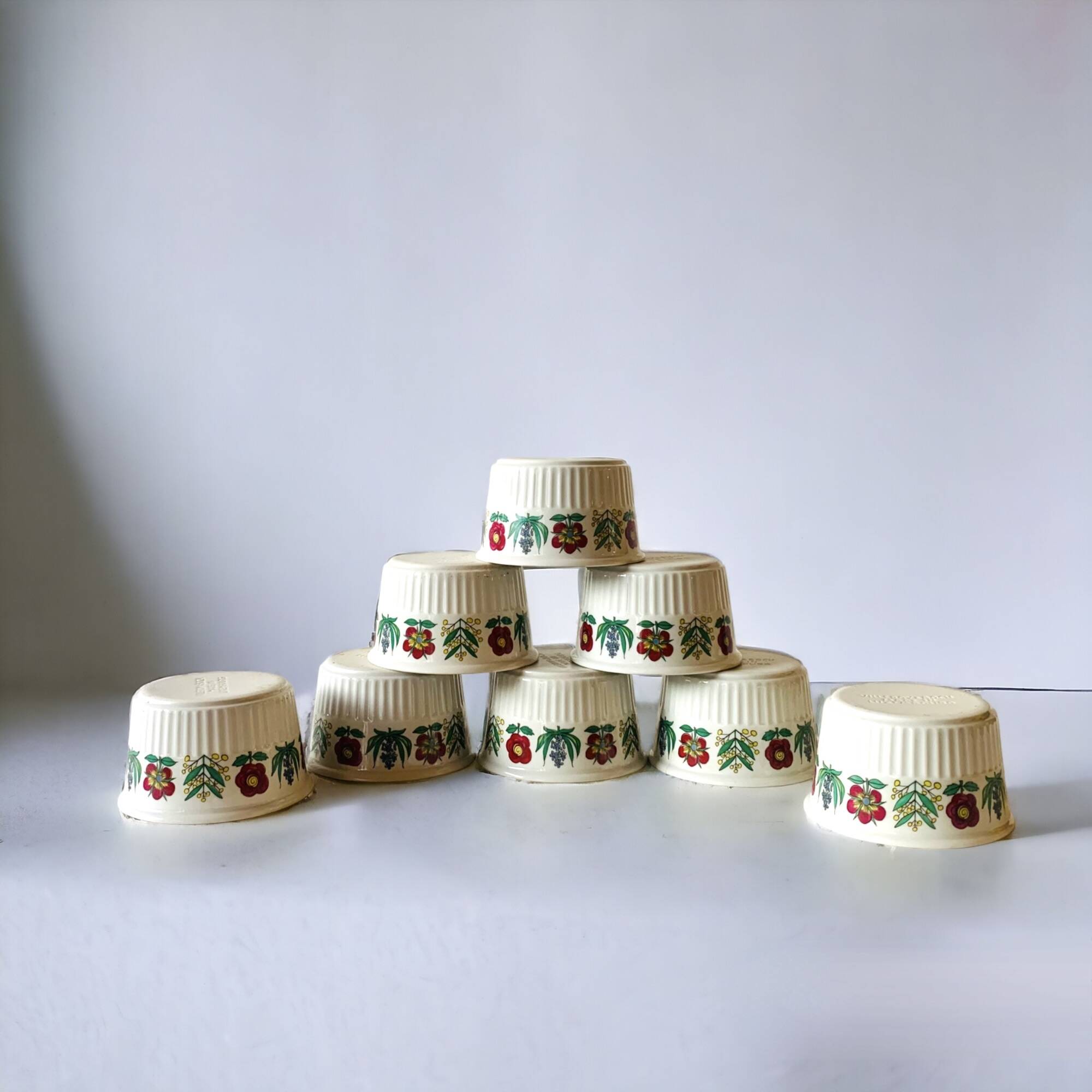 Set of 8 vintage Villeroy and Boch Luxembourg ramekins - floral decoration