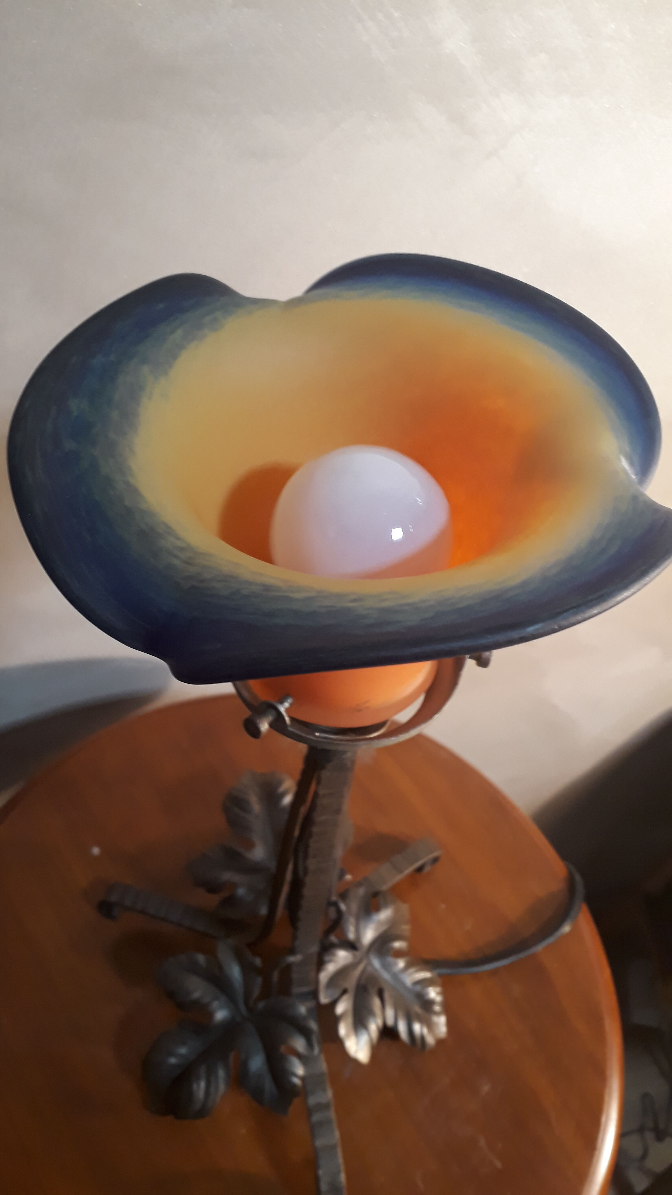 Lamp iron forge tulip pate glass signs 1930