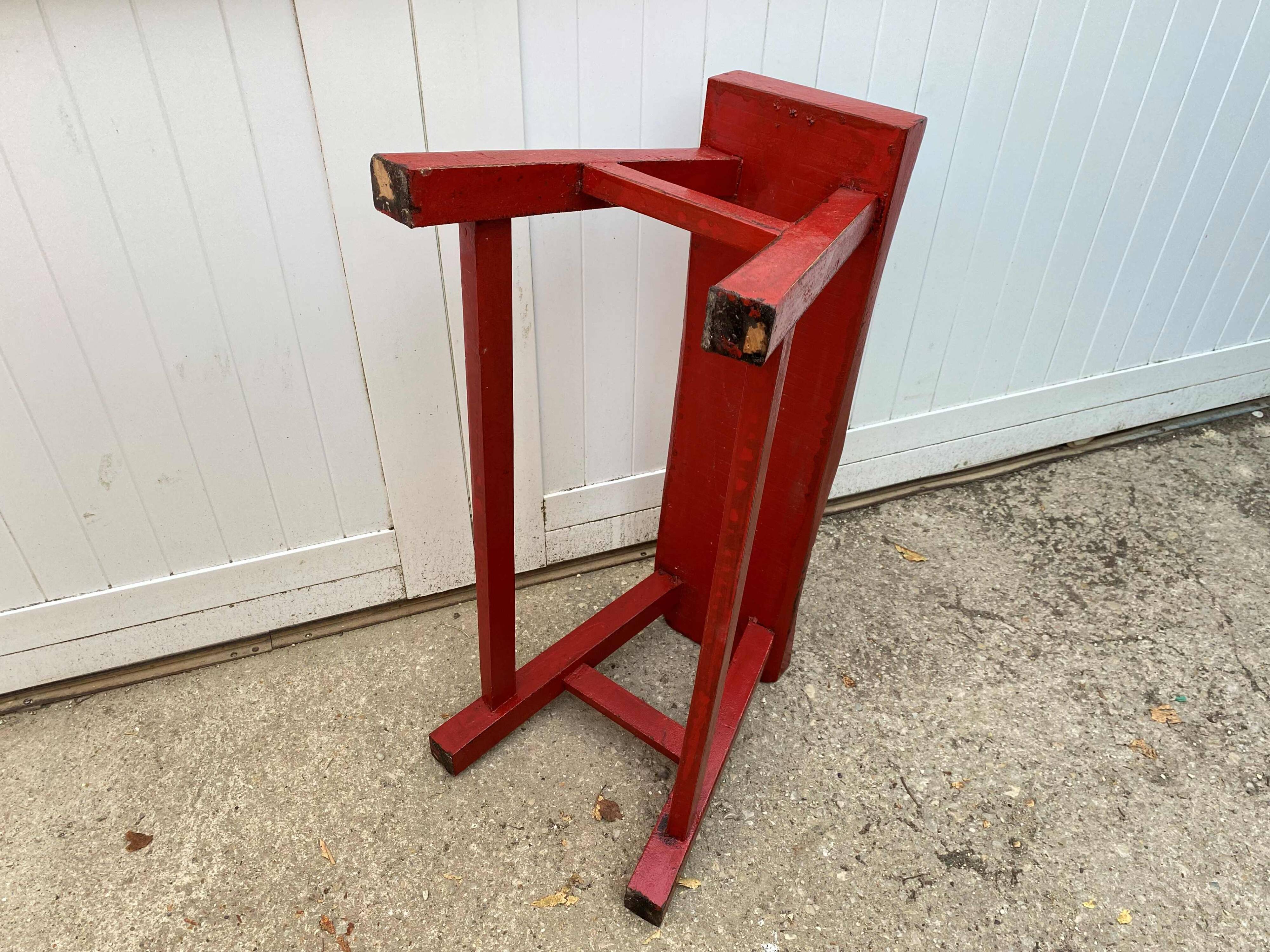 Red end of bed bench in solid wood with cracked effect Chinese style 1950