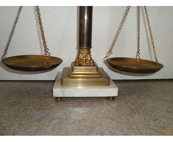 Balance justice brass base marble vintage 50