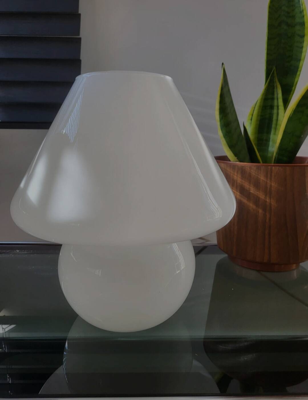 Vintage mushroom table lamp, Hustadt Leuchten, in opaline glass model L 1970.
