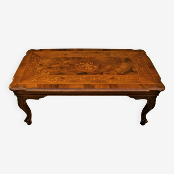 Italian wooden coffee table with marquetry inlaid top