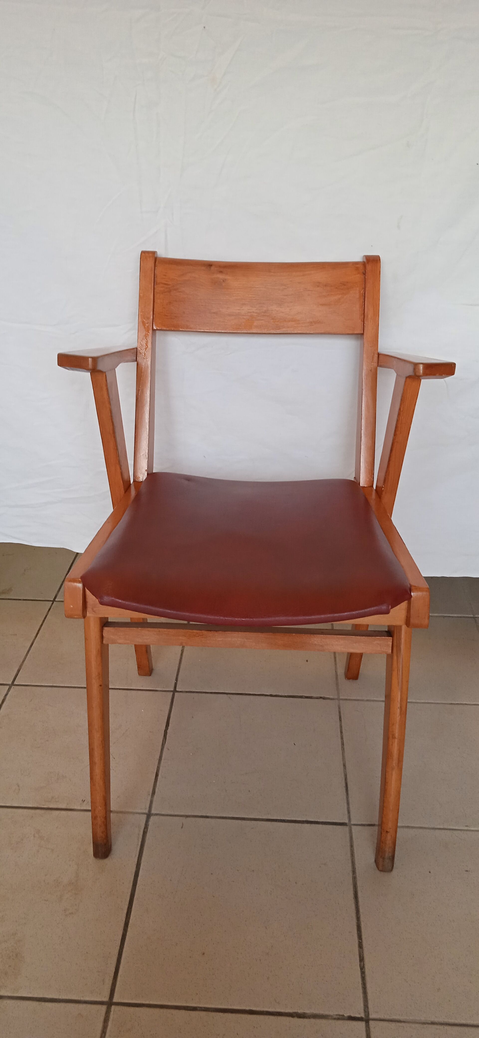 Series of 4 Scandinavian chairs