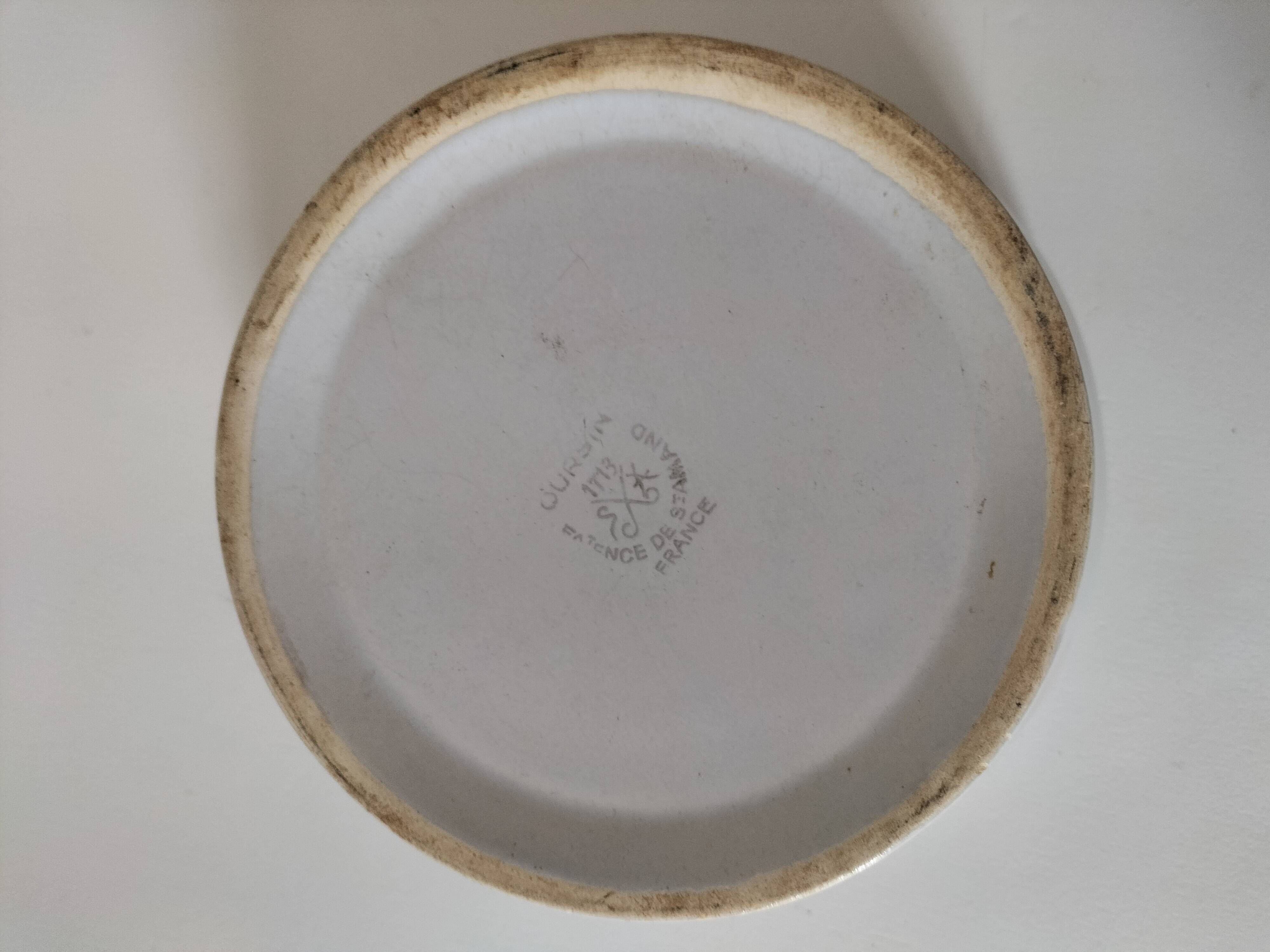 Saint Amand plate model Urchin - vintage and arty