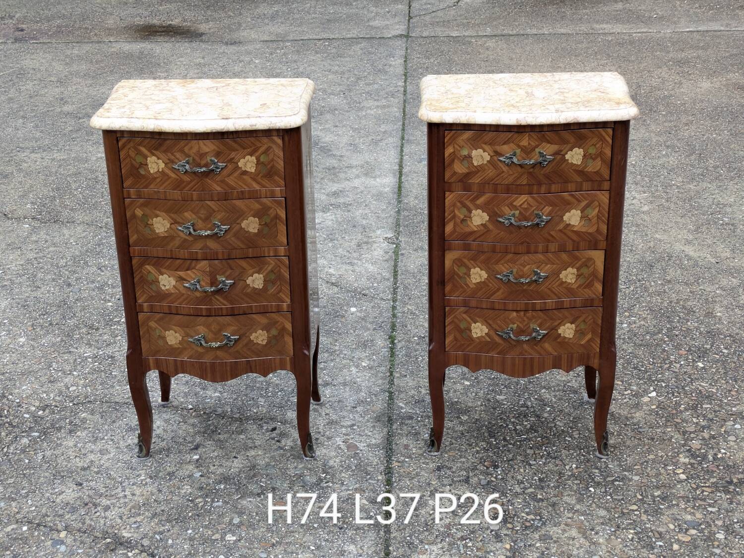 Pair of bedside tables / chest of drawers Vintage Louis XV style chest of drawers