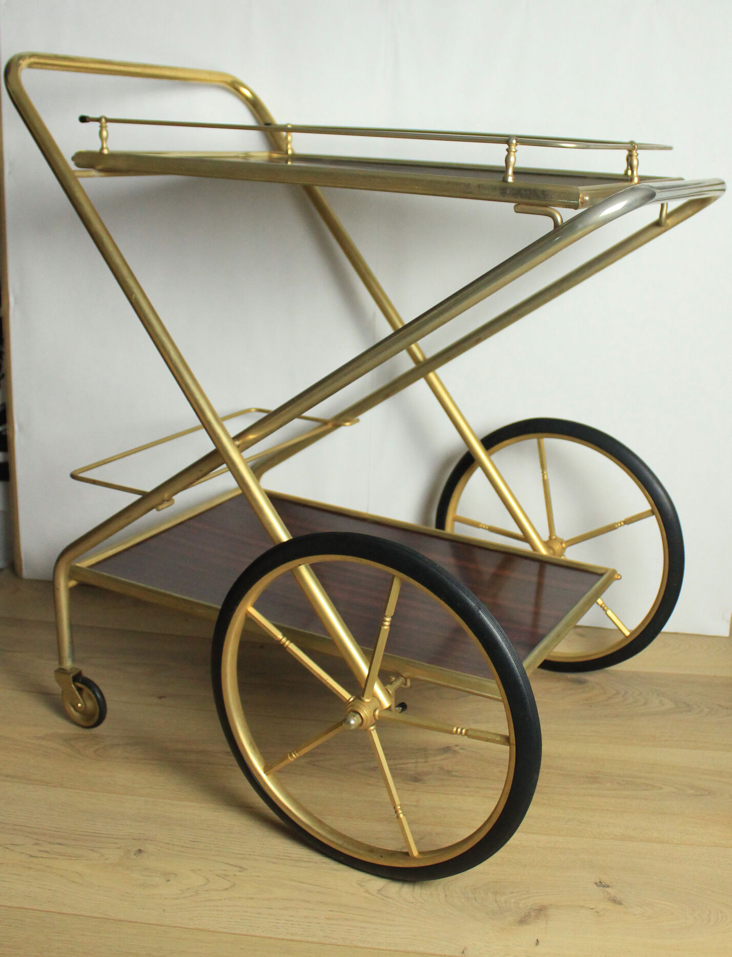Foldable vintage bar trolley