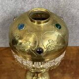 Lampe a pétrole époque Art Nouveau en laiton doré et ciselé vers 1900