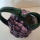 Jug in slipware Grape cluster