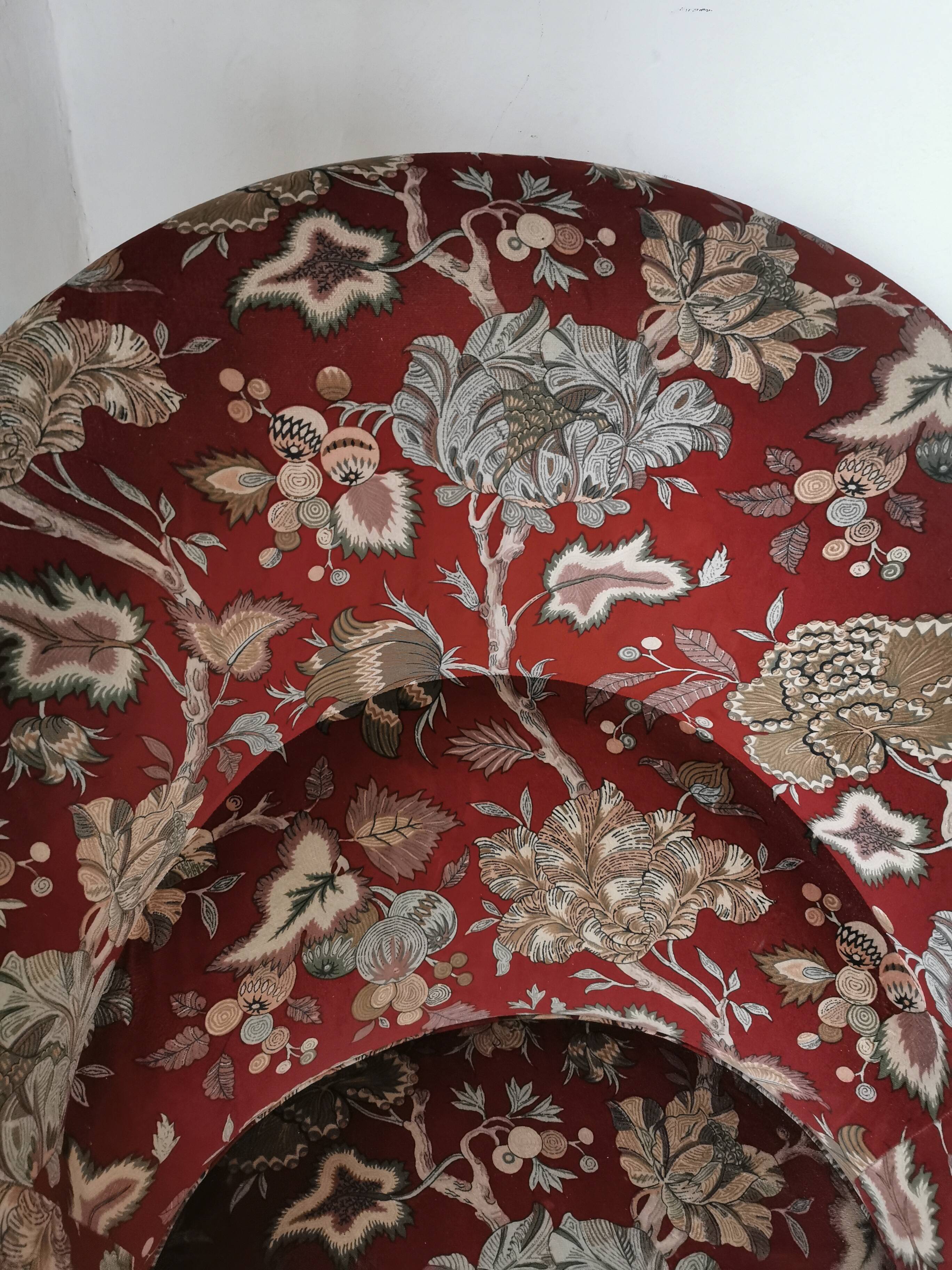 Velvet toad armchair