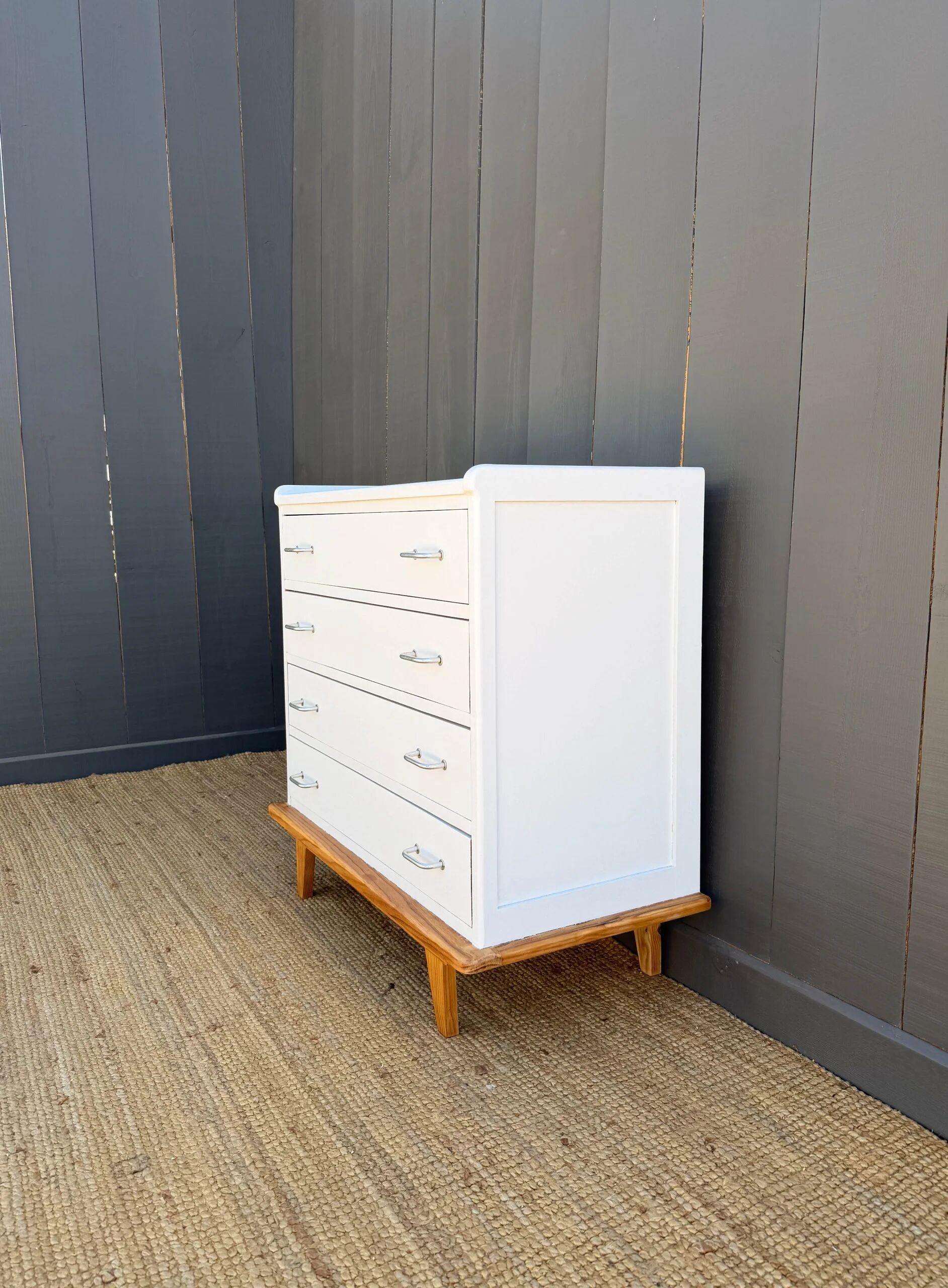 Compass leg chest of drawers